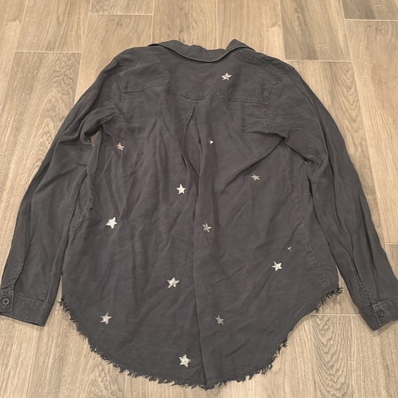 Cloth & Stone Women’s Button Up Shirt With Stars Size S - Picture 2 of 4